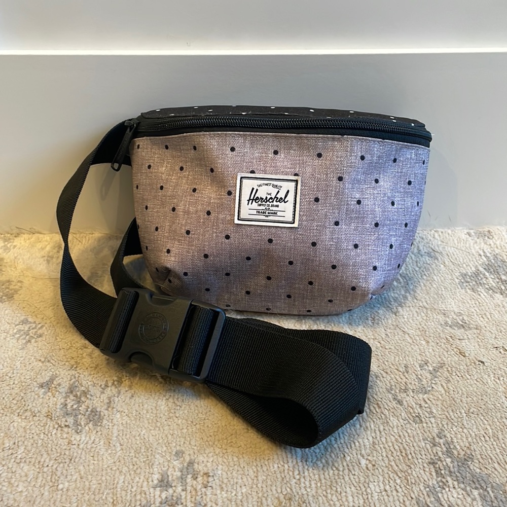 Herschel Fourteen Fanny Hip Pack Bum Bag - Grey and Black podka dots